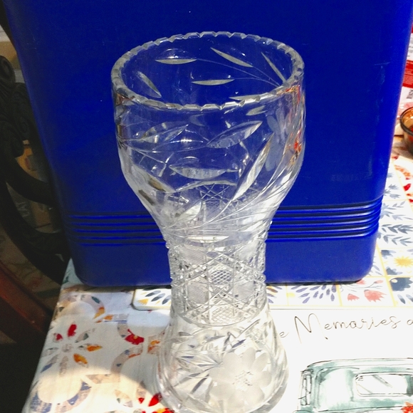 Botanical Elegant Vintage Crystal Hand-Cut Heavy 12" Vase Hourglass Shape 5 lbs. - Picture 2 of 16